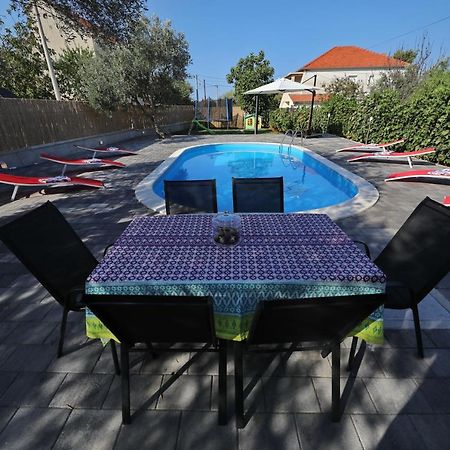 Apartment With Private Pool Sukošan Exterior foto