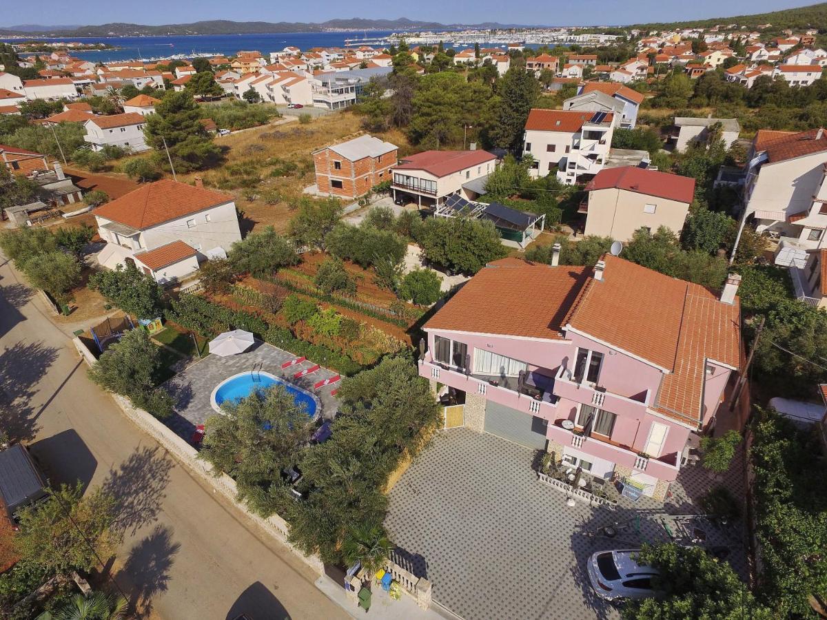 Apartment With Private Pool Sukošan Exterior foto
