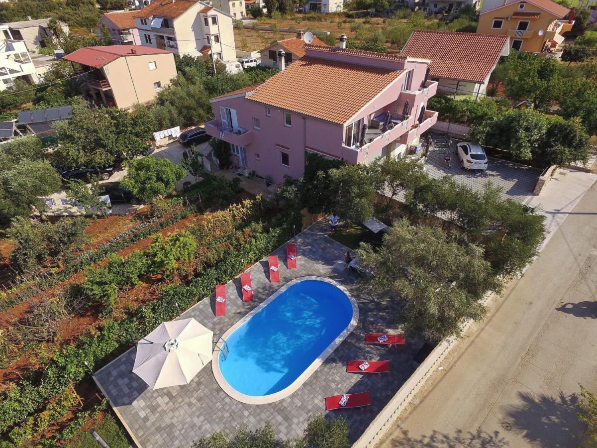 Apartment With Private Pool Sukošan Exterior foto