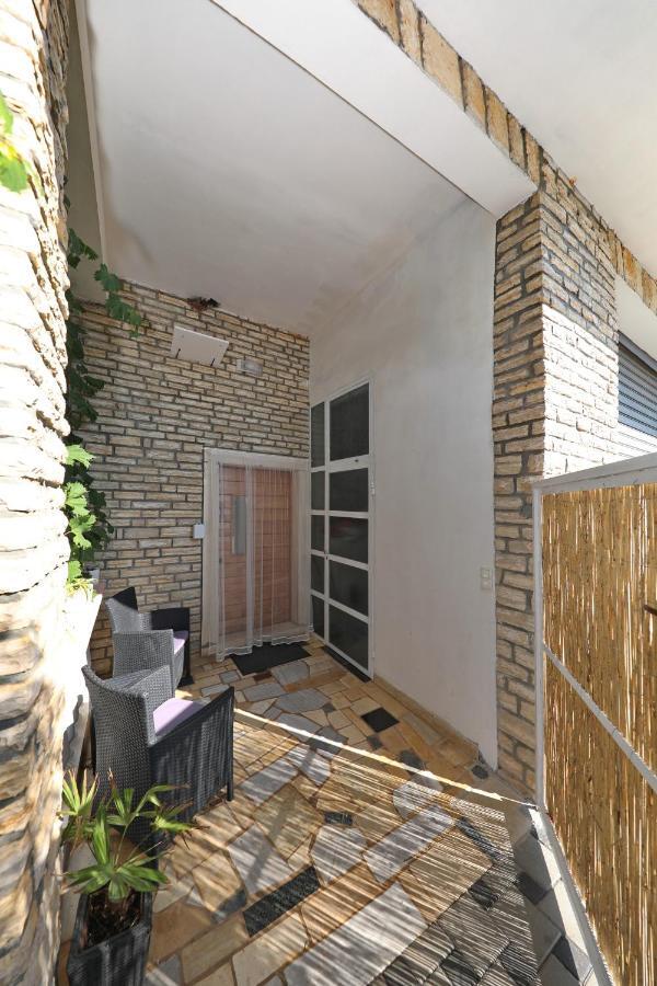 Apartment With Private Pool Sukošan Exterior foto